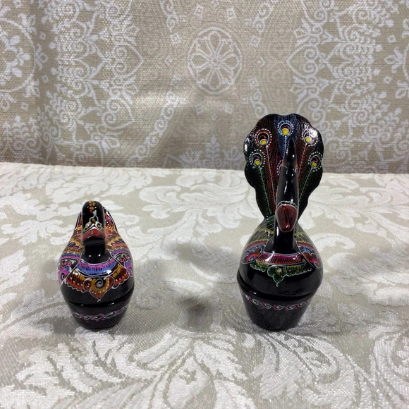 Vintage Hand Painted Lacquerware Bird Trinket Boxes - Made in Taiwan - Picture 2 of 9